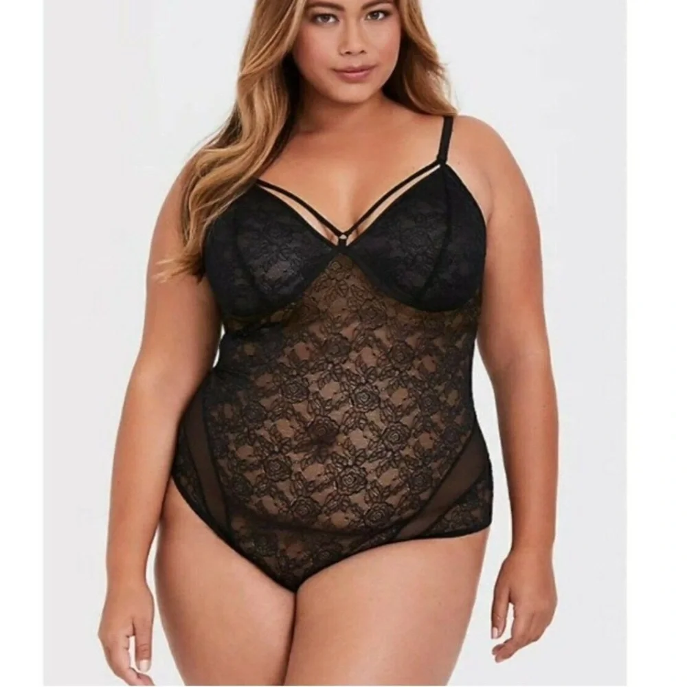 Torrid Lace & Mesh Strappy Bodysuit, size 2 2X 18 - Picture 5 of 6